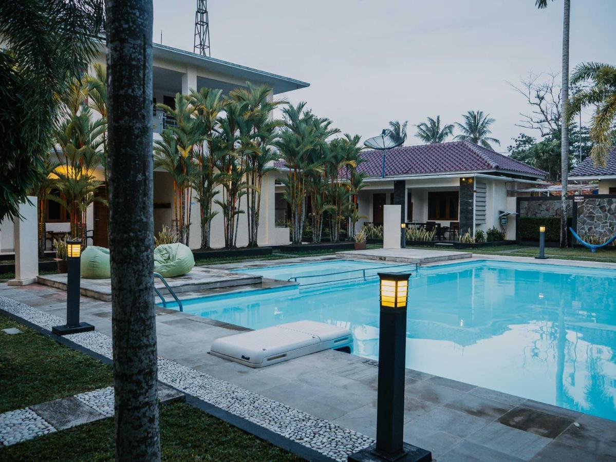 Sunrise Resort Batukaras Ngoại thất bức ảnh